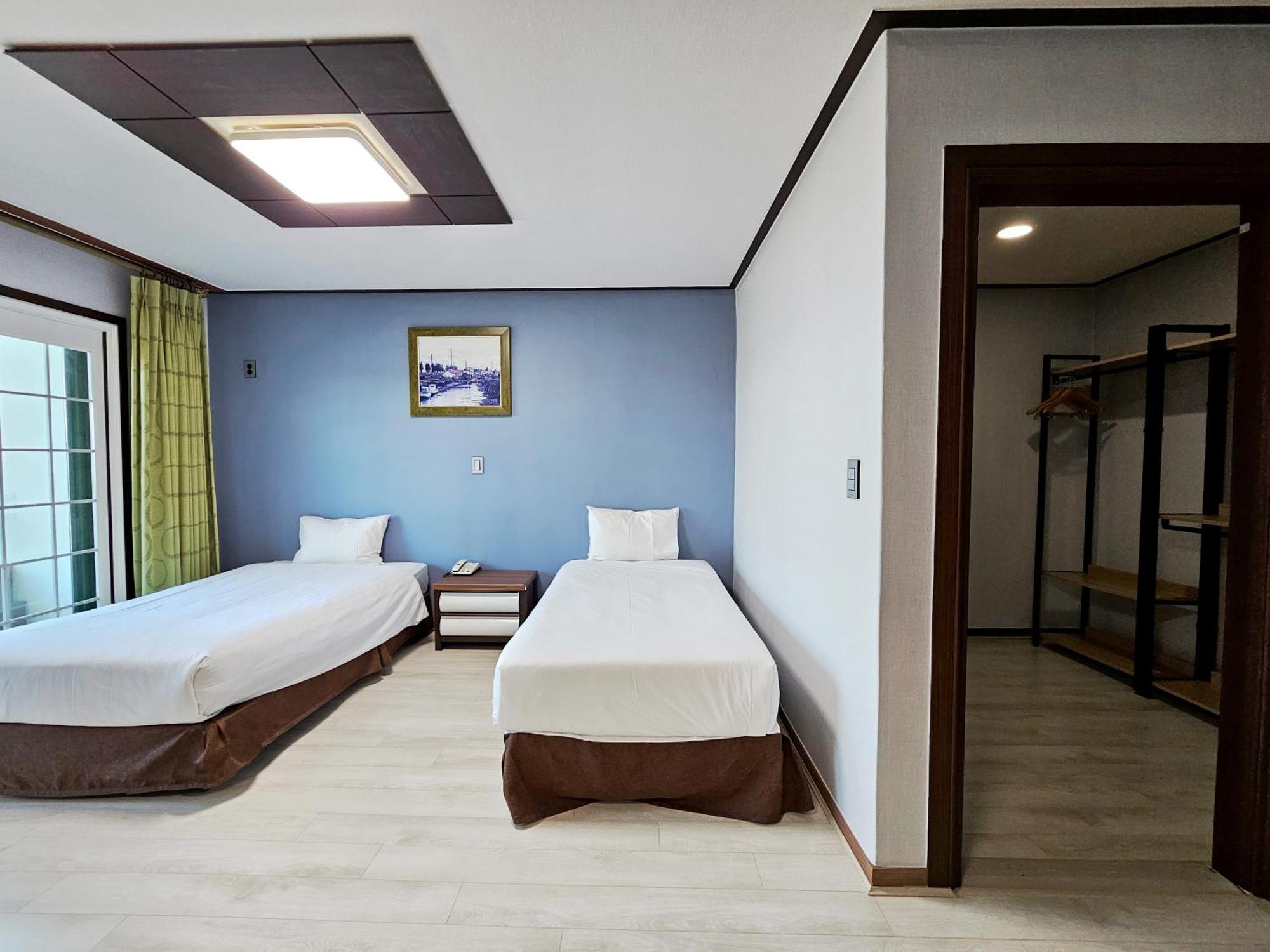 Sea Cliff Hotel Чеджудо Экстерьер фото