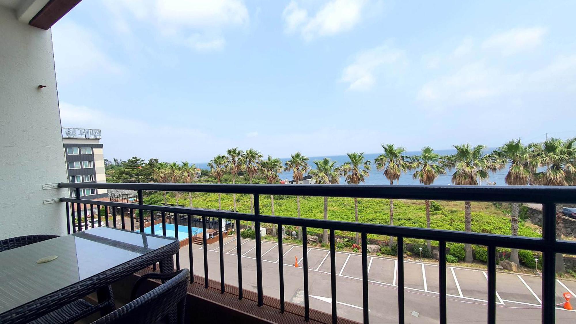 Sea Cliff Hotel Чеджудо Экстерьер фото